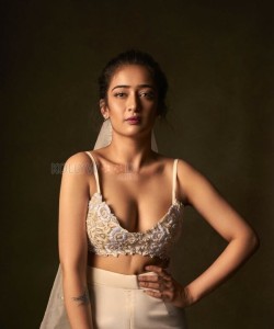 Akshara Haasan Gorgeous White Dress Photoshoot Stills 02