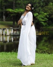 Beautiful Actress Vimala Raman Stills 25