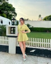 Beautiful Jannat Zubair Rahmani in a Yellow Outfit Pictures 01