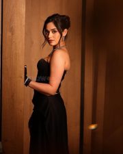 Glam Jannat Zubair in a Black Off Shoulder Dress Photos 04