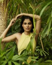 Guns Gulaabs Actress Shreya Dhanwanthary Sexy Photos 05