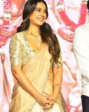 Heroine Aakanksha Singh at Shashtipoorthi Trailer Launch Event Photos 06