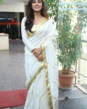 Heroine Samyuktha Menon at Virupaksha Interview Pictures 09