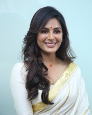 Heroine Samyuktha Menon at Virupaksha Interview Pictures 20