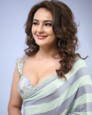 Heroine Seerat Kapoor at Jathasya Maranam Dhruvam Movie Teaser Launch Photos 10