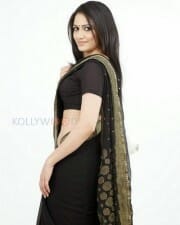 Komal Sharma Sexy Pictures 01