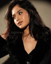 Mesmerizing Jannat Zubair in a Black Co Ord Dress Photos 02