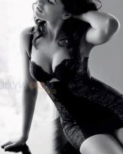 Nargis Fakhri Hot Sexy Photos 01