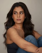 Natural Actress Shreya Dhanwanthary in a Black Spaghetti Strap Cami Top and Blue Jeans Photos 01
