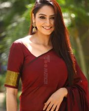One 2 One Movie Heroine Ragini Dwivedi Photos 01