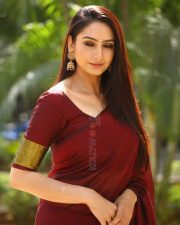 One 2 One Movie Heroine Ragini Dwivedi Photos 04