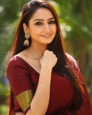 One 2 One Movie Heroine Ragini Dwivedi Photos 07