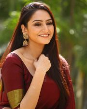 One 2 One Movie Heroine Ragini Dwivedi Photos 08