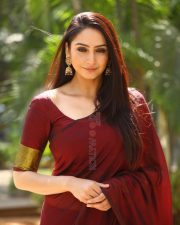 One 2 One Movie Heroine Ragini Dwivedi Photos 13
