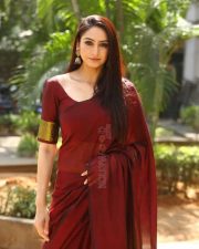 One 2 One Movie Heroine Ragini Dwivedi Photos 16