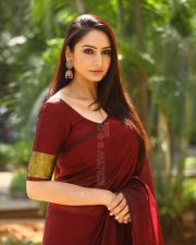 One 2 One Movie Heroine Ragini Dwivedi Photos 19