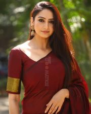 One 2 One Movie Heroine Ragini Dwivedi Photos 27