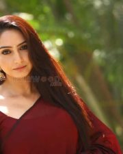 One 2 One Movie Heroine Ragini Dwivedi Photos 31