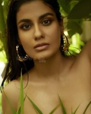 Raunchy Shreya Dhanwanthary Topless Photos 02