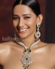 Sanjana Singh Hot And Sexy Pictures 19