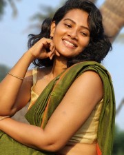 Sanjeevan Movie Heroine Dhivya Duraisamy Sexy Pictures 01