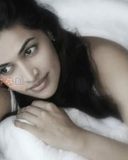 Sarabam Movie Heroine Salony Photos 01