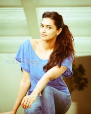 Sexy Actress Salony Luthra Photoshoot Stills 03