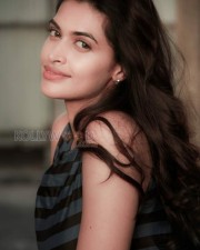 Sexy Actress Salony Luthra Photoshoot Stills 12