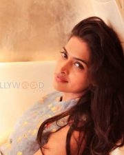Sexy Actress Salony Luthra Photoshoot Stills 17