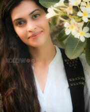 Sexy Actress Salony Luthra Photoshoot Stills 23