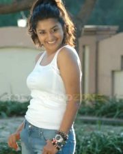 Sexy Meera Jasmine Picture 01