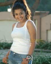 Sexy Meera Jasmine Picture 04