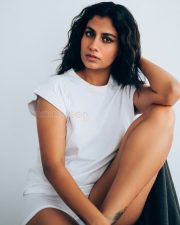 Sexy Shreya Dhanwanthary in White Top Pictures 02