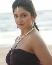 Sexy Vimala Raman Beach Pictures 08