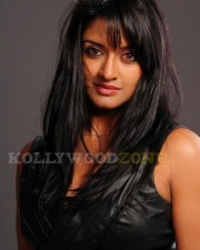 Sexy Vimala Raman Hot Photoshoot 02