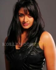 Sexy Vimala Raman Hot Photoshoot 88