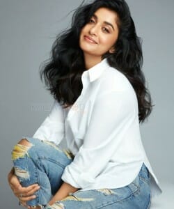 South Actress Meera Jasmine Latest Photoshoot Photos 04
