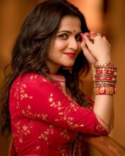 TV Anchor Dhivyadharshini Red Hot Pictures 01