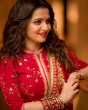 TV Anchor Dhivyadharshini Red Hot Pictures 03