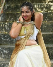 Telugu Actress Sirisha Dasari Photos 13