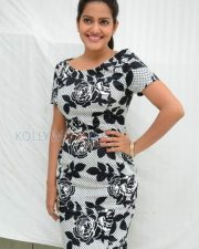 Vishaka Singh New Photos 12
