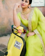 actress indhuja green saree photos 03