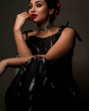 indhuja ravichandran beauty in black photoshoot pictures 03