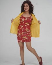 Abhiyum Annuvum Tamil Movie Heroine Pia Bajpai Photos 03