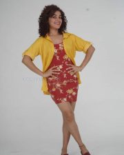 Abhiyum Annuvum Tamil Movie Heroine Pia Bajpai Photos 04