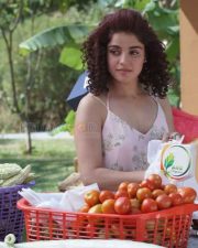 Abhiyum Annuvum Tamil Movie Heroine Pia Bajpai Photos 10