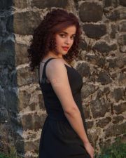 Abhiyum Annuvum Tamil Movie Heroine Pia Bajpai Photos 12