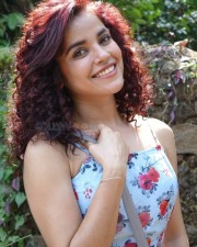 Abhiyum Annuvum Tamil Movie Heroine Pia Bajpai Photos 17