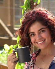 Abhiyum Annuvum Tamil Movie Heroine Pia Bajpai Photos 18