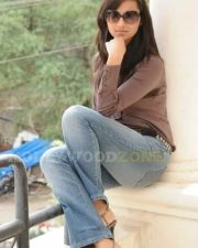 Actress Isha Chavla Sexy Pictures 13